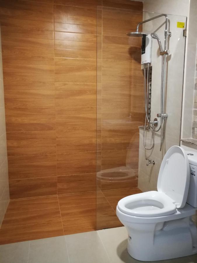 English Resotel : อิงลิช รีโซเทล Накхонситхаммарат Экстерьер фото